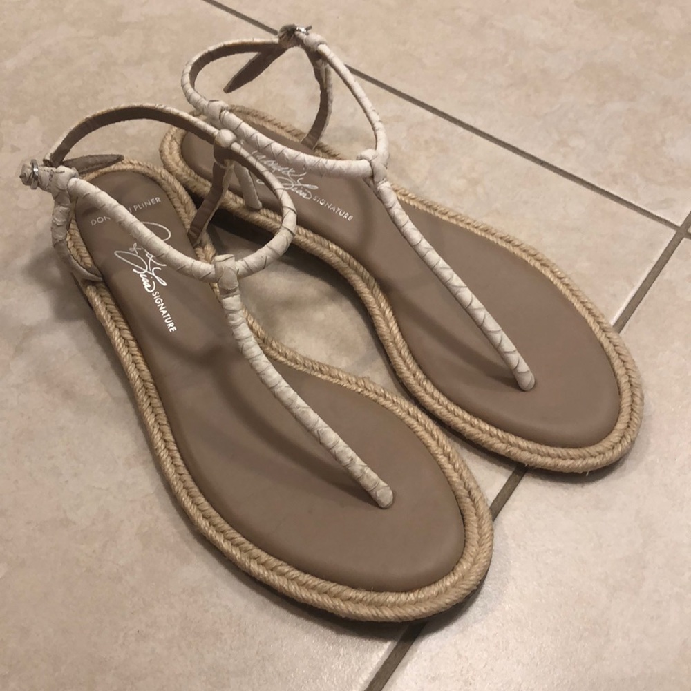 Donald J Pliner & Lisa Leather Thong Sandal